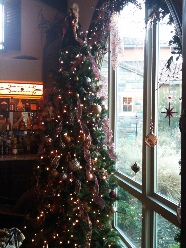 art interiors-christmas arrangement