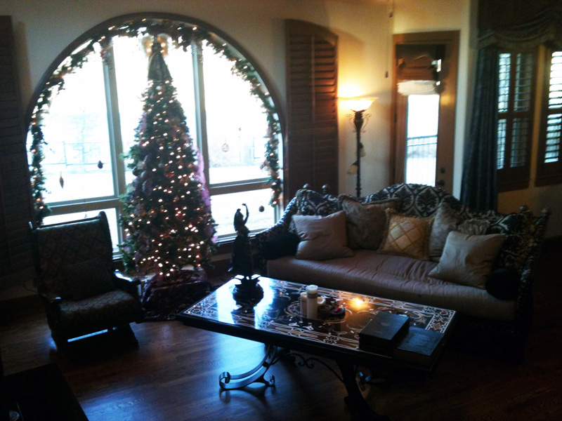 art interiors-christmas arrangement